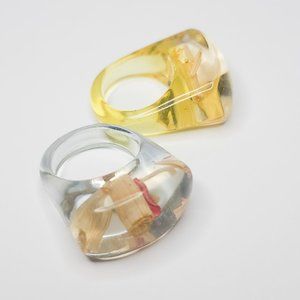 Lot of 2 Resin Flower Rings